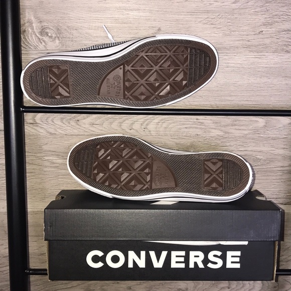 NIB-Women’s Converse Slip On,Shoreline Black/White - Picture 2 of 4